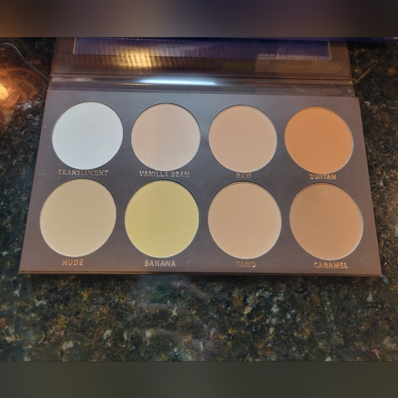 KAB cosmetics contour volume 1